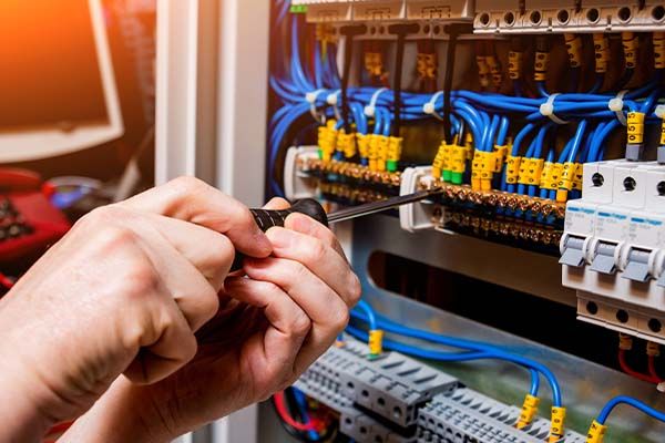 Organisme de formation électricité dans le Val d’Oise, FCF délivre des habilitations électrique pour électricien et non électricien Organisme de formation électricité dans le Val d’Oise, FCF délivre des habilitations électrique pour électricien et non électricien